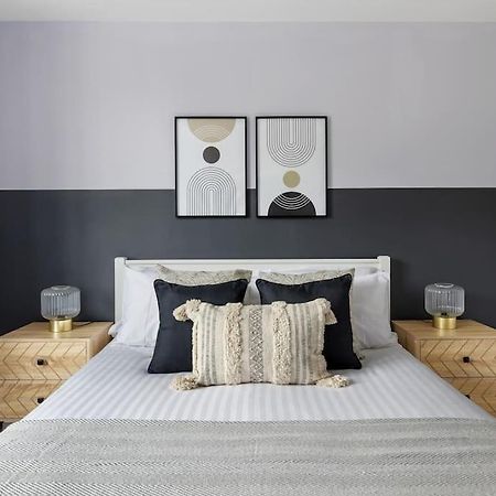 Stylish & Spacious 3 Bed Apartment With Fast Wifi, Close To Tube & Wembly 伦敦 外观 照片