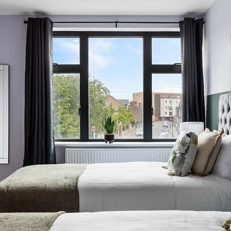 Stylish & Spacious 3 Bed Apartment With Fast Wifi, Close To Tube & Wembly 伦敦 外观 照片