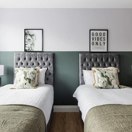 Stylish & Spacious 3 Bed Apartment With Fast Wifi, Close To Tube & Wembly 伦敦 外观 照片