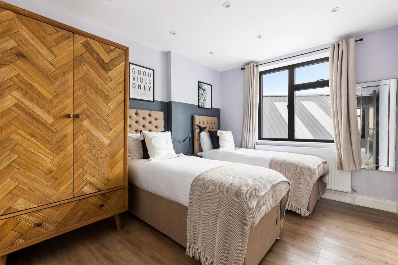 Stylish & Spacious 3 Bed Apartment With Fast Wifi, Close To Tube & Wembly 伦敦 外观 照片
