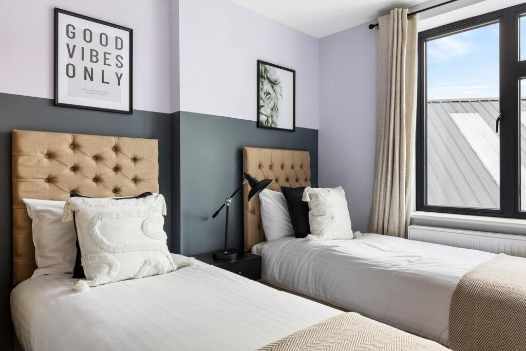 Stylish & Spacious 3 Bed Apartment With Fast Wifi, Close To Tube & Wembly 伦敦 外观 照片