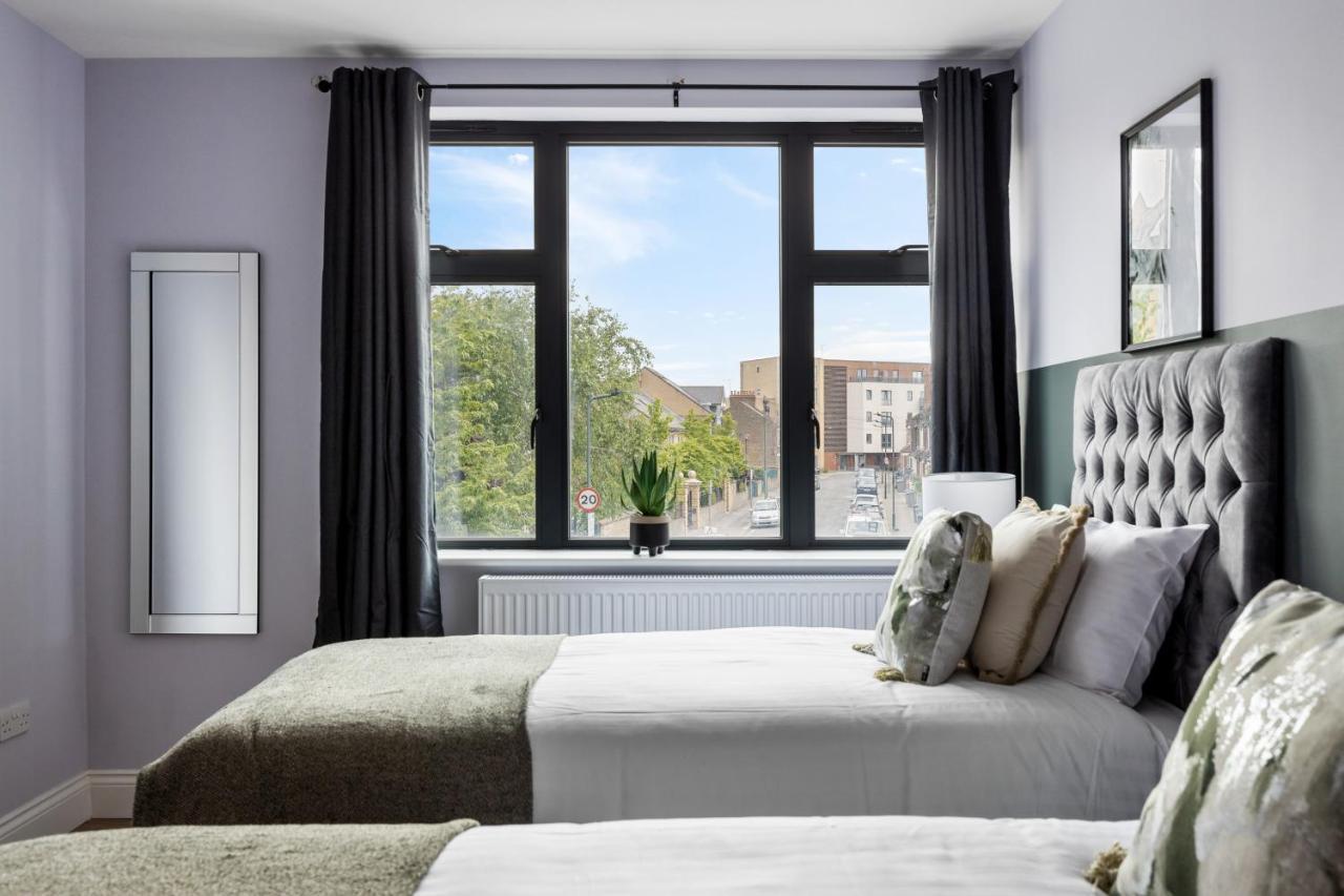 Stylish & Spacious 3 Bed Apartment With Fast Wifi, Close To Tube & Wembly 伦敦 外观 照片